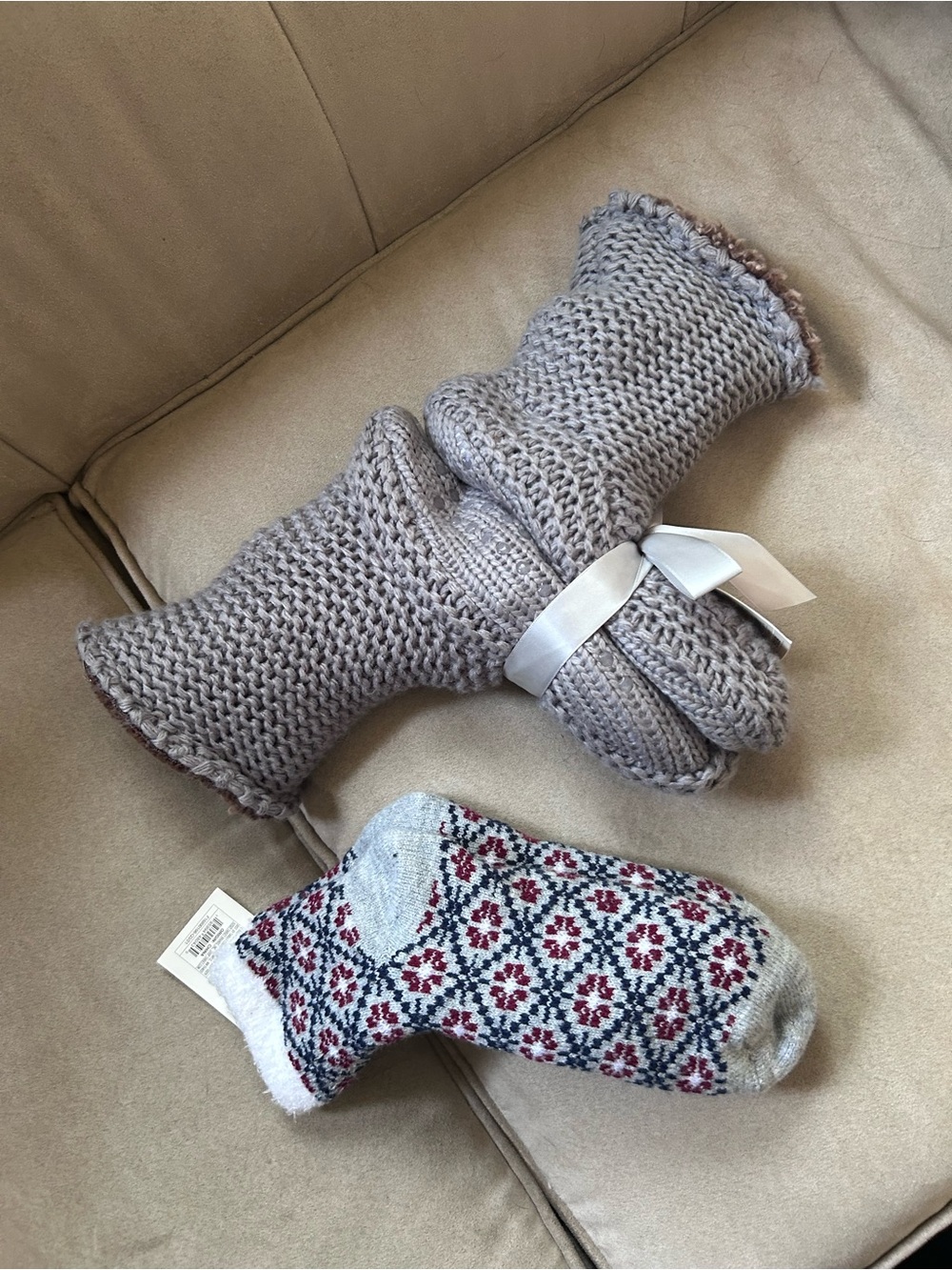 Chunky Knit Gray Arm Warmers with Ribbon Tie and comfy socks NWT